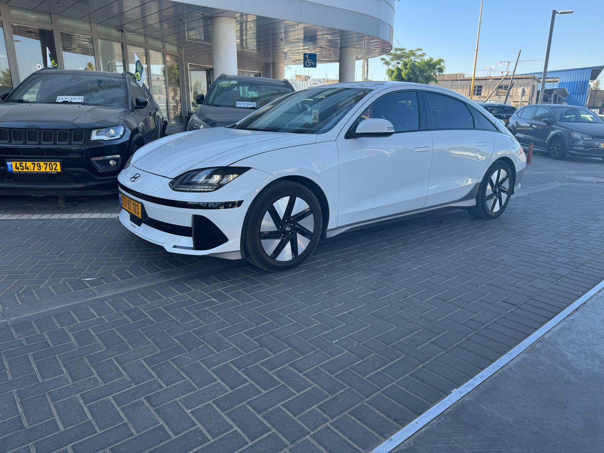 יונדאי איוניק 6