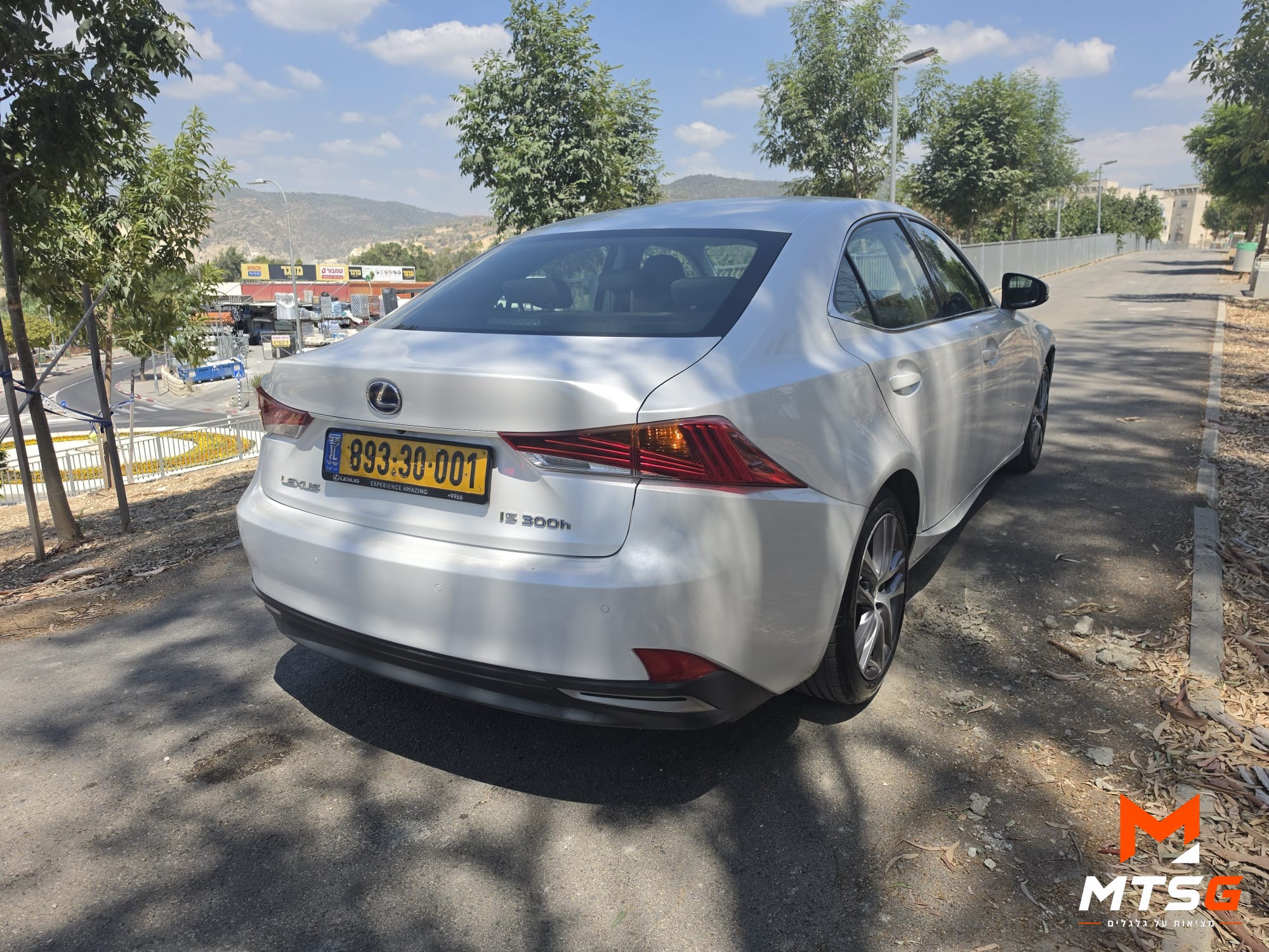 לקסוס IS300h Luxury SR תמונה 4